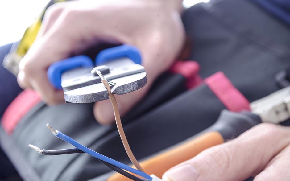 prix d'un électricien Égly